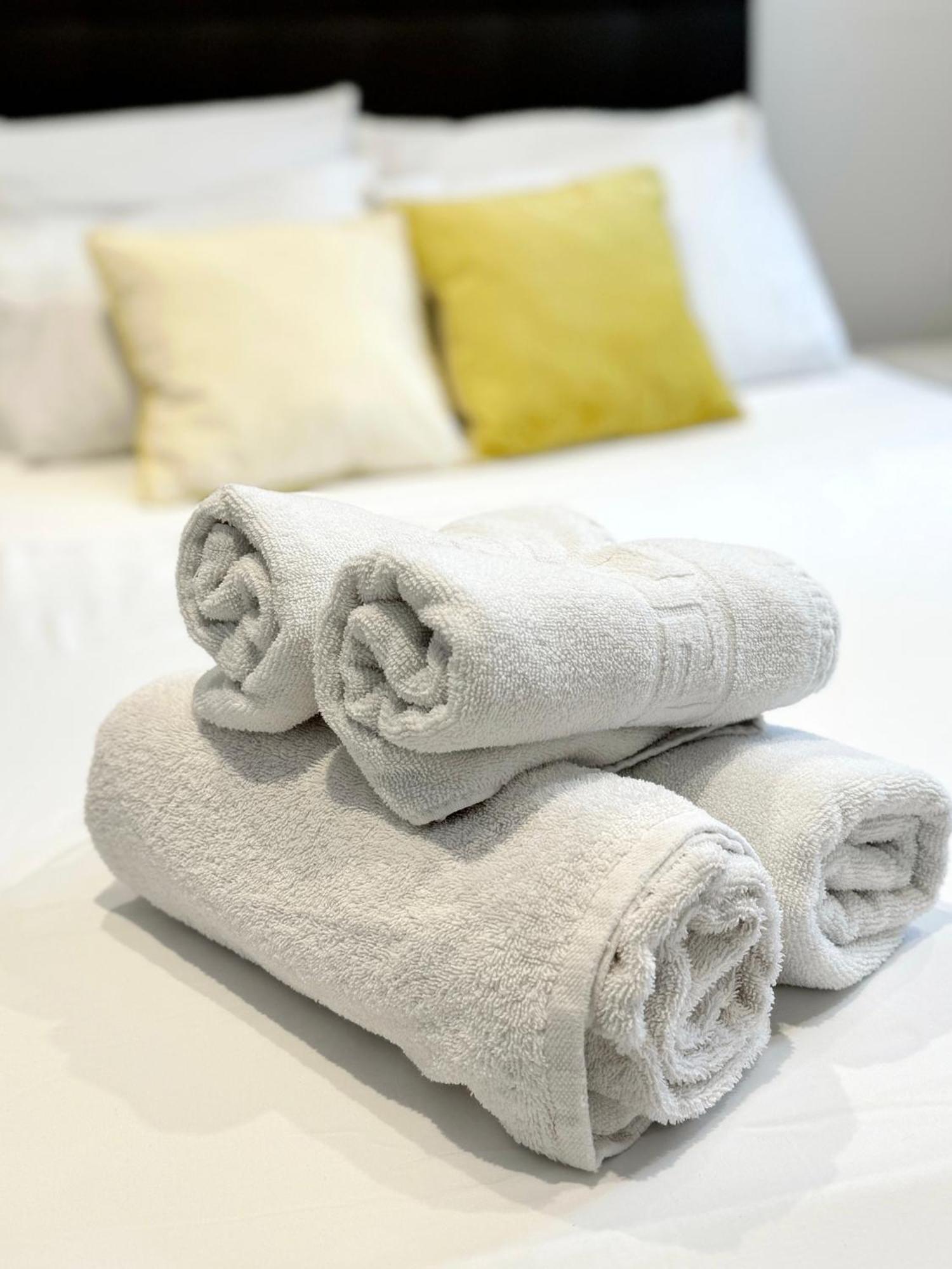 Fabulous City Centre Apartment - Grand Central House Gibilterra Esterno foto