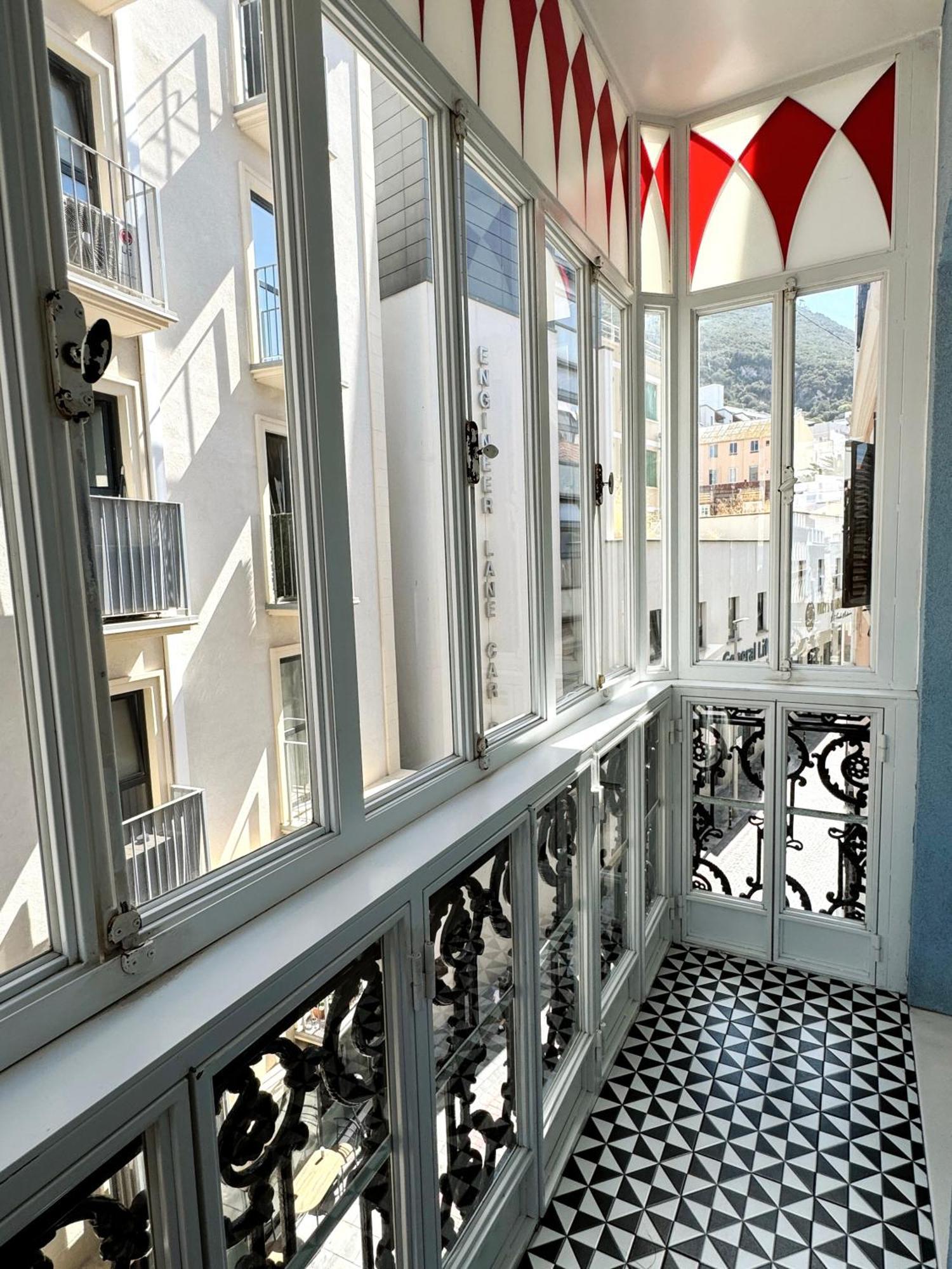 Fabulous City Centre Apartment - Grand Central House Gibilterra Esterno foto