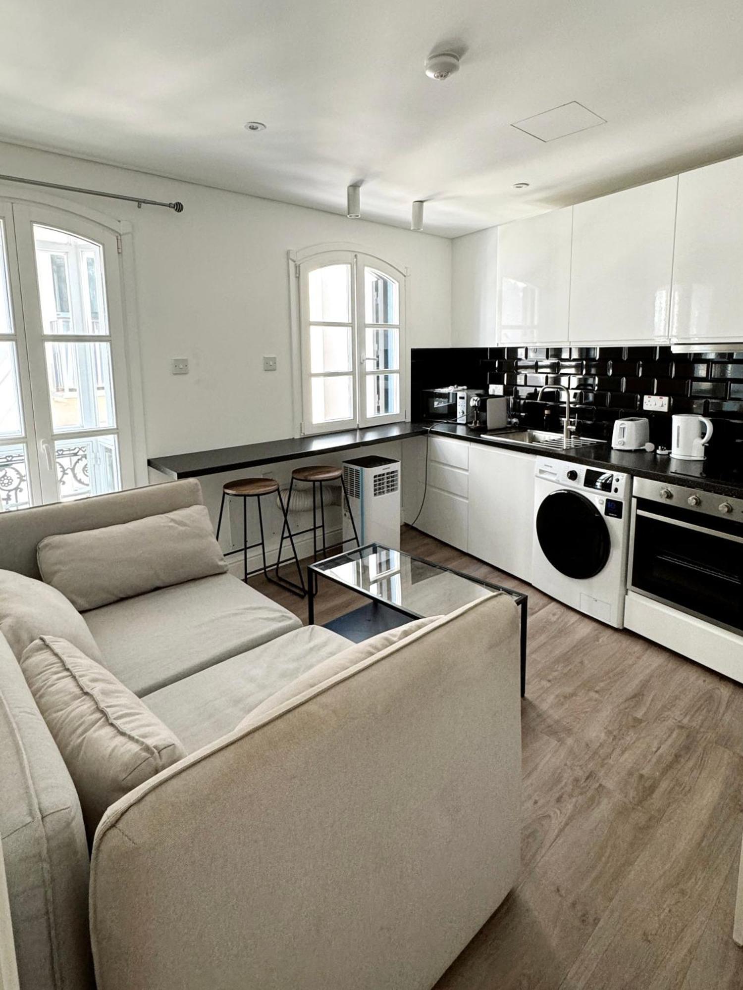 Fabulous City Centre Apartment - Grand Central House Gibilterra Esterno foto