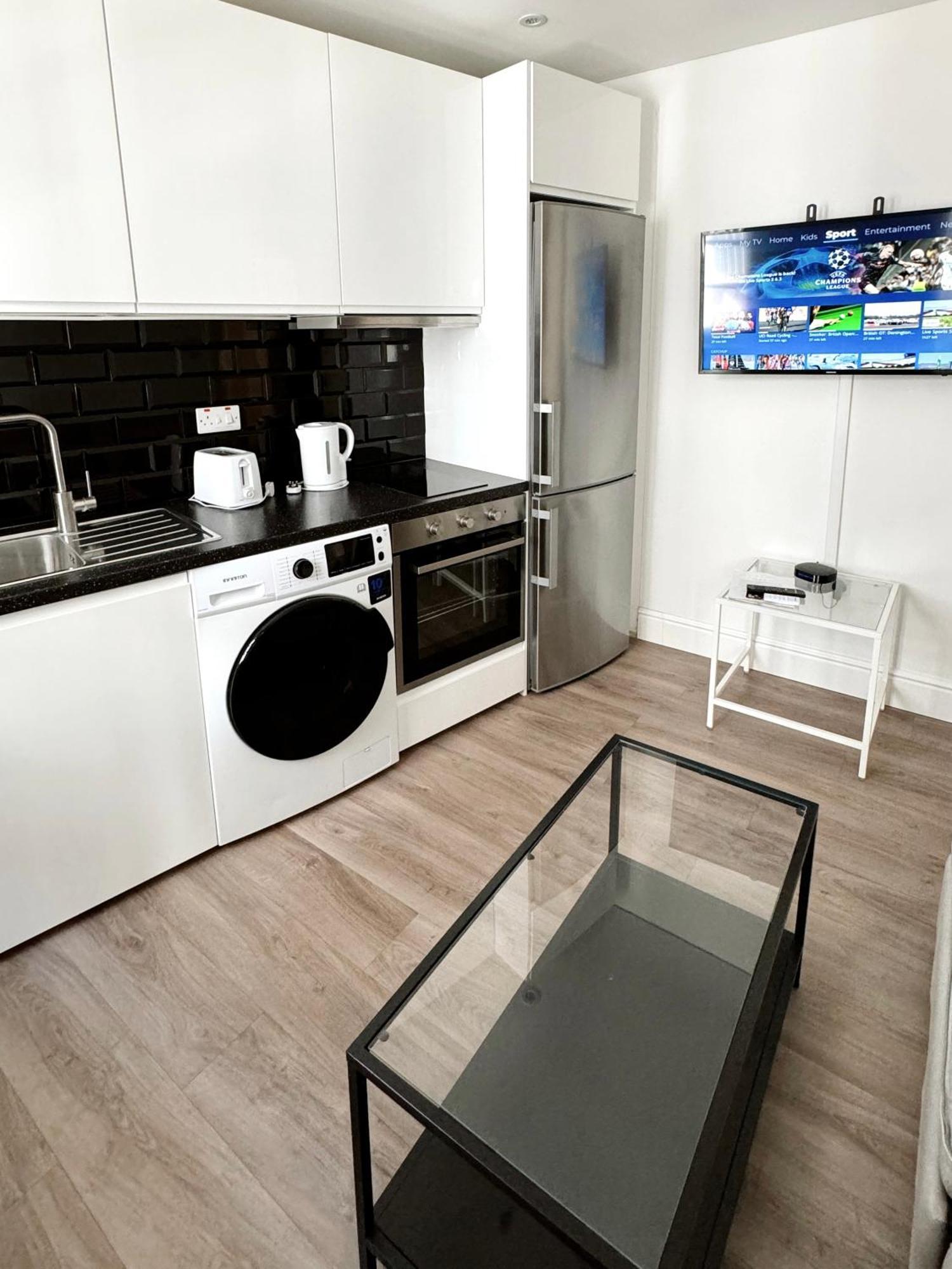 Fabulous City Centre Apartment - Grand Central House Gibilterra Esterno foto