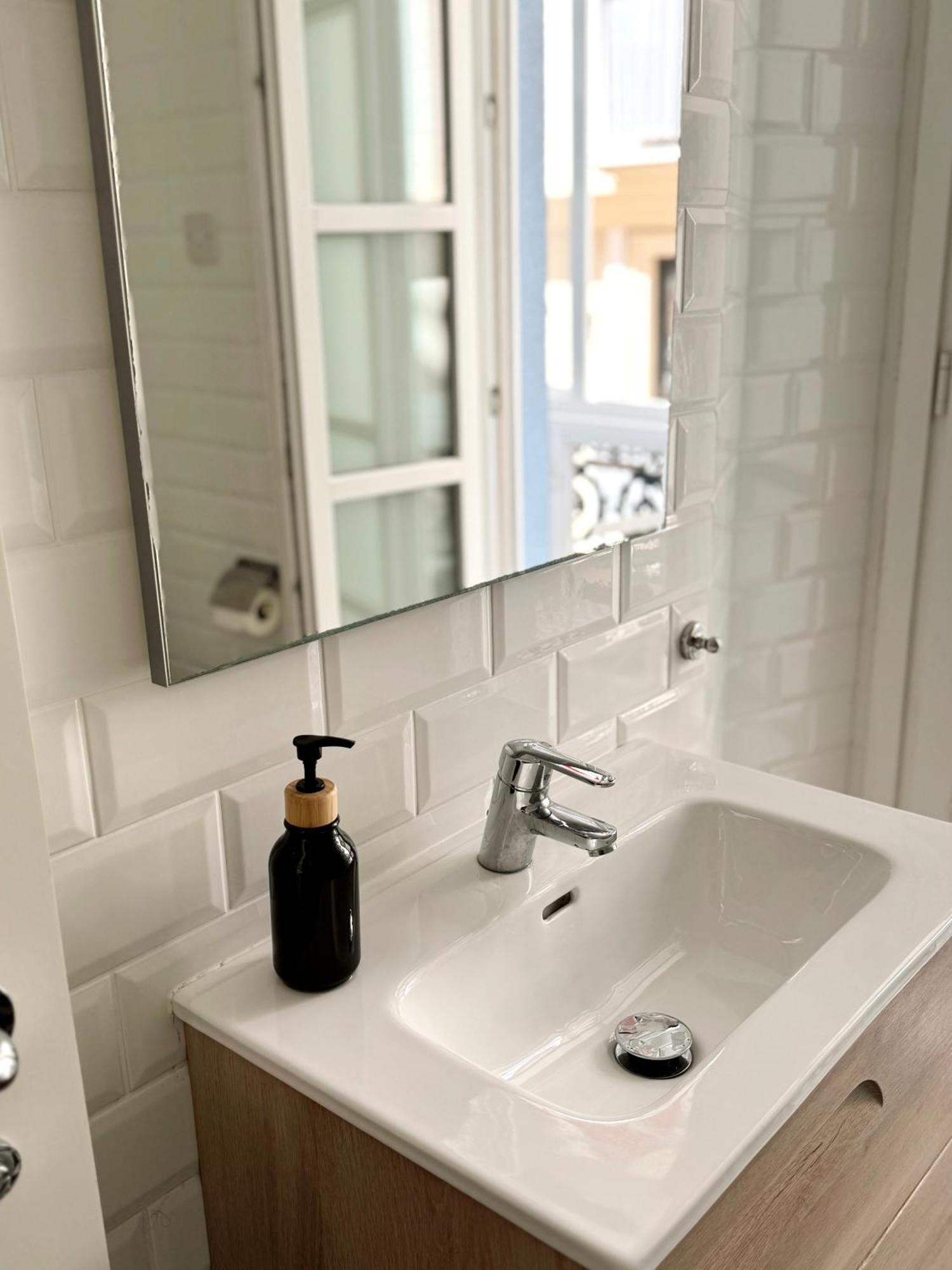 Fabulous City Centre Apartment - Grand Central House Gibilterra Esterno foto