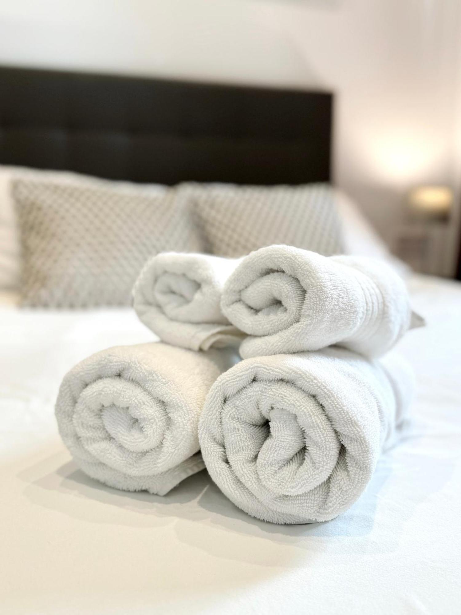 Fabulous City Centre Apartment - Grand Central House Gibilterra Esterno foto
