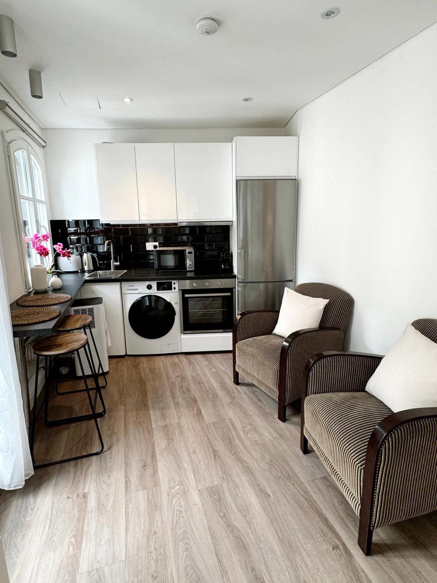 Fabulous City Centre Apartment - Grand Central House Gibilterra Esterno foto