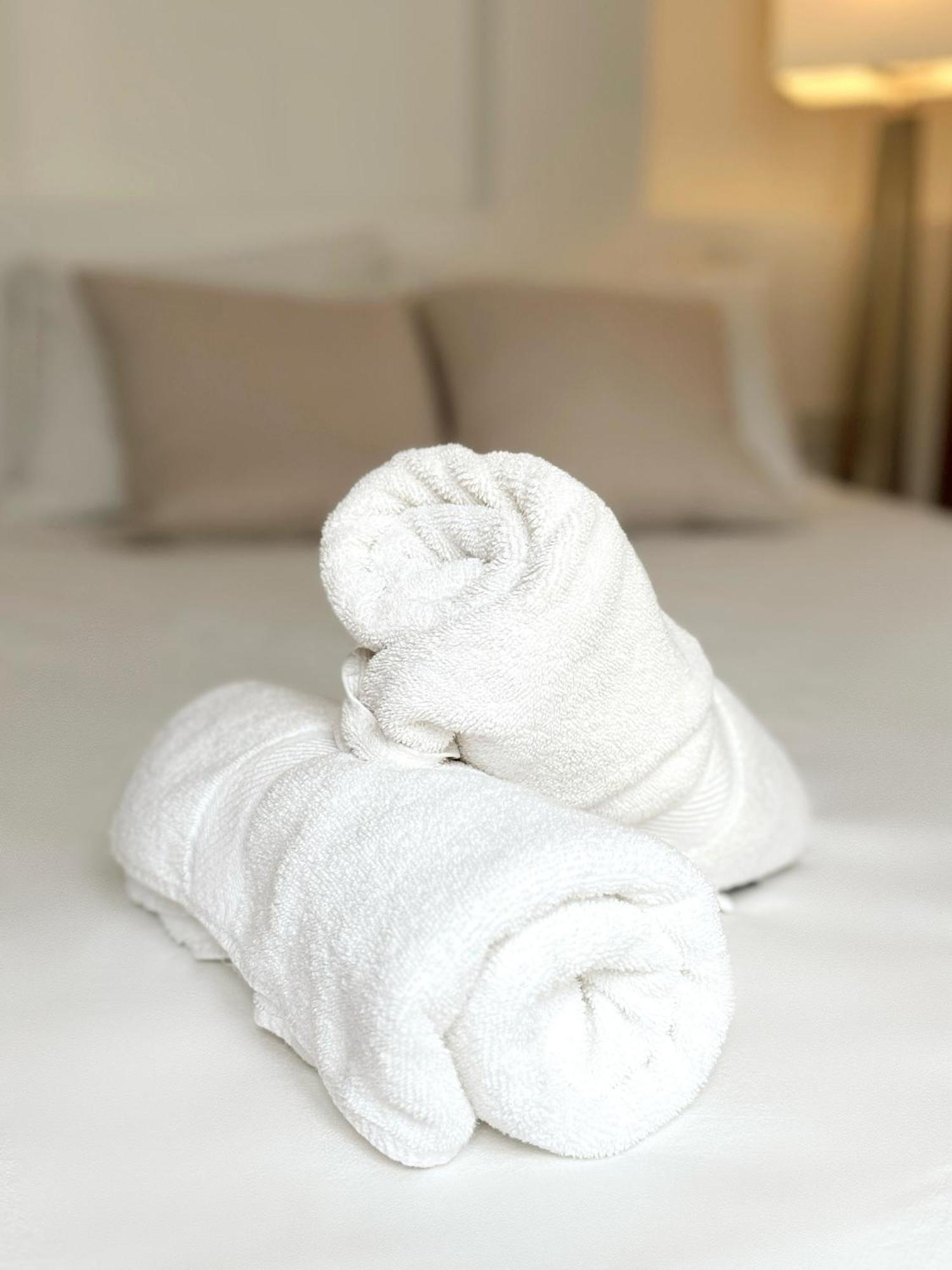 Fabulous City Centre Apartment - Grand Central House Gibilterra Esterno foto