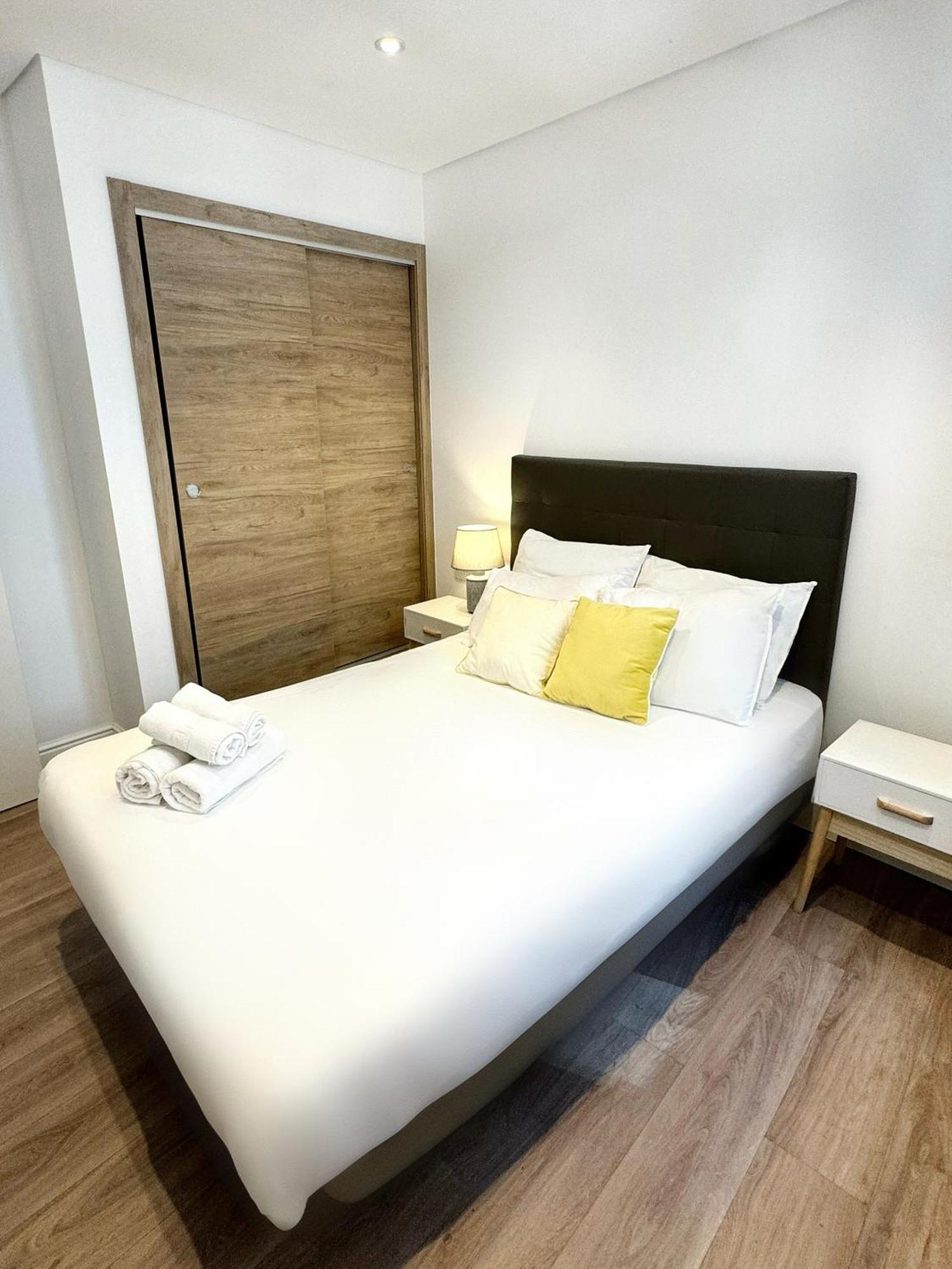 Fabulous City Centre Apartment - Grand Central House Gibilterra Esterno foto